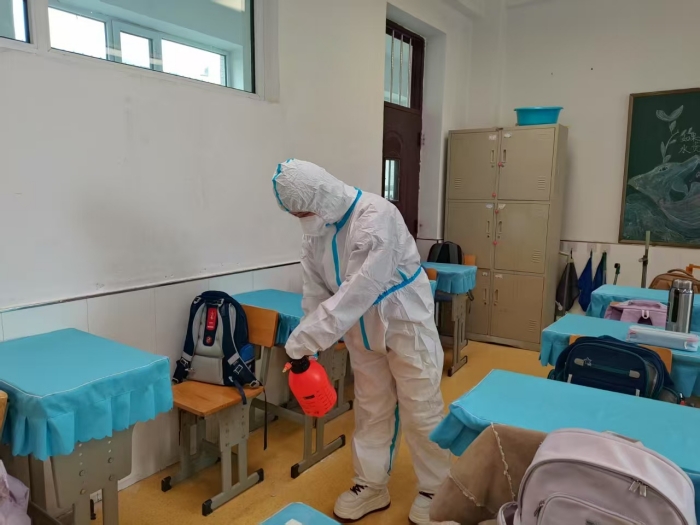 1744789780_8156_84466.jpg 【图们市第一小学校信息第15周投稿1】:“食”战演练,以“练”驻防——图们市第一小学校开展食品安全应急演练zhou (3).jpg