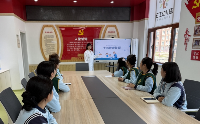 1747901538_9585_75935.jpg 【五工园第20 周投稿( 3 )】保有初心 育幼成长——图们市五工幼儿园保育员培训活动 (1).jpg