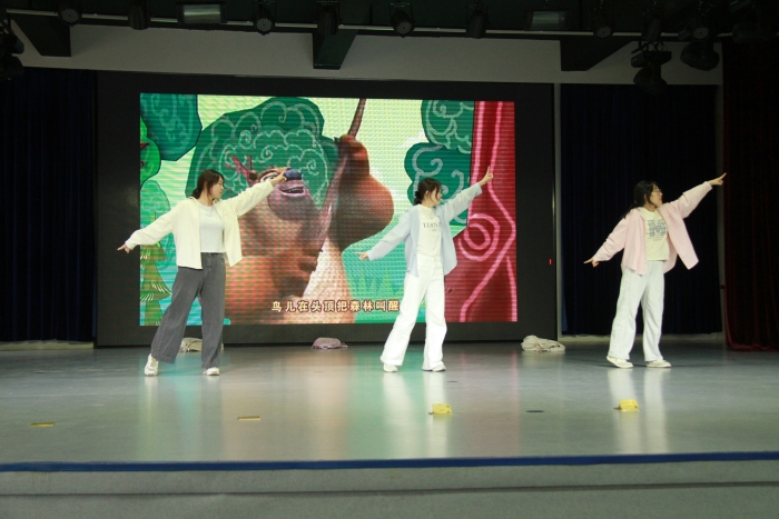 1748333027_1231_37036.jpg 职教宣传月-幼师专业技能展示_副本.jpg