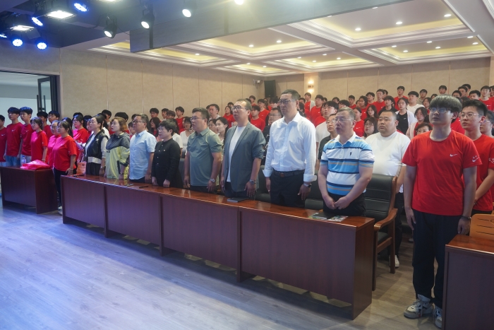 1749803527_2093_37456.jpg 奏唱国歌.JPG