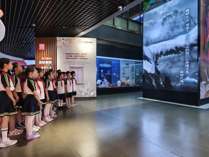 图们国门红军小学学子走市进青少年活动中心体验文化传承之旅 (4).jpg