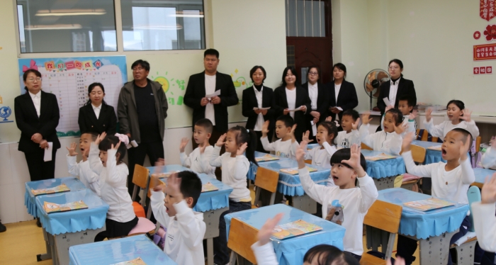 【图们国门红军小学第42周信息投稿3】夯实教学基石展示班级风采图们国门红军小学开展一至三年级课堂常规展示活动 (3).JPG