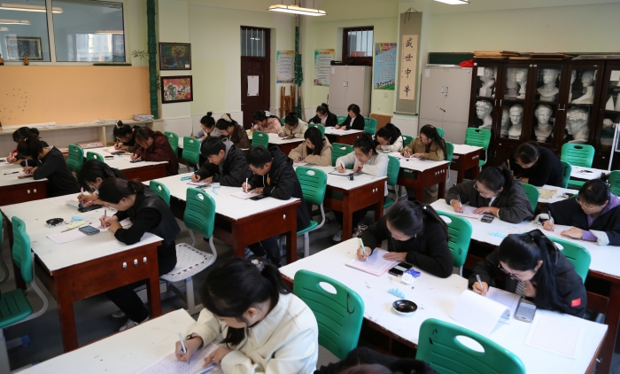 翰墨砺初心 笔尖绽芳华———图们国门红军小学开展青年教师书写基本功培训活动 (4).JPG