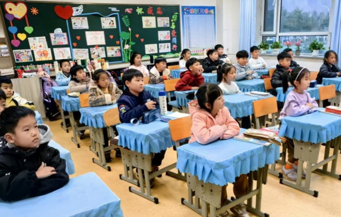 【图们国门红军小学第44周投稿4】图们国门红军小学“关注消防，守护安全”主题班会 (3).jpg