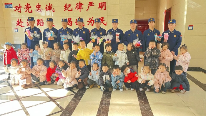 1762502064_9209_52395.jpg 消防队1.jpg