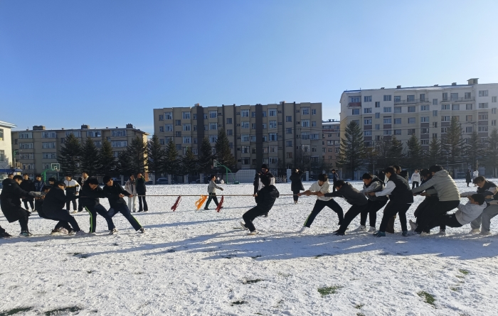 1765266456_987_53193.jpg 2 拔河.jpg