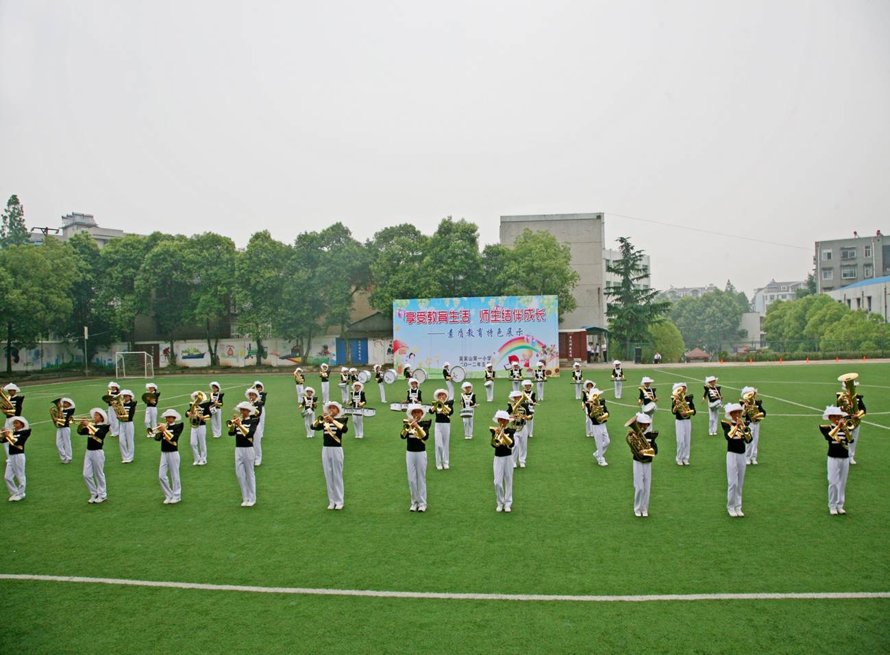 2012年吴家山一小素质教育特色展示现场.JPG