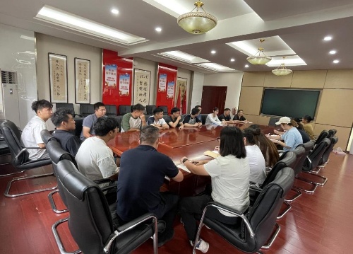 1.体育老师集备_副本.jpg